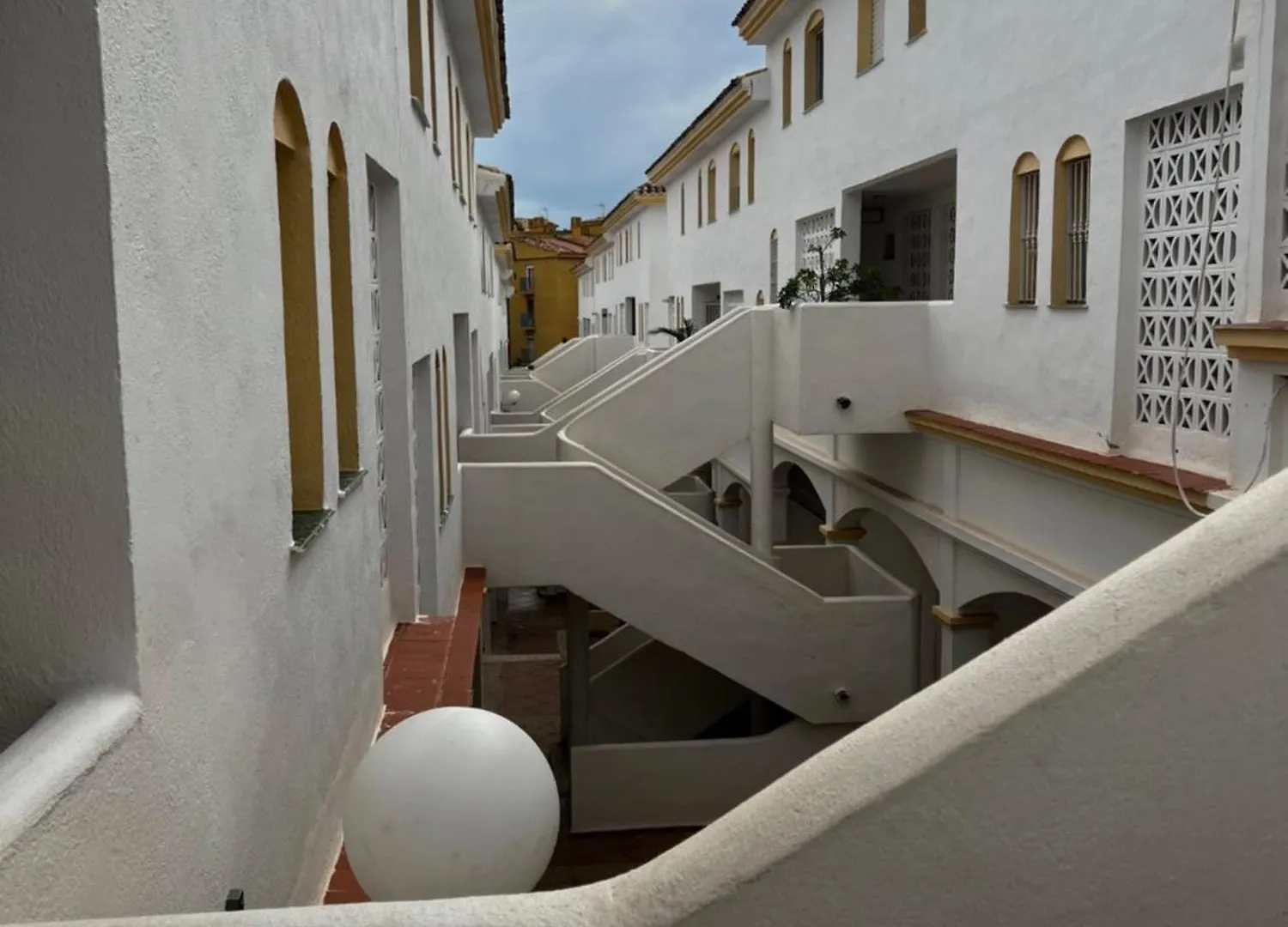 Spacious, Calm And Bright Duplex Apartment In Private Residence Ideal For Families, Beach And Golf Sitio de Calahonda