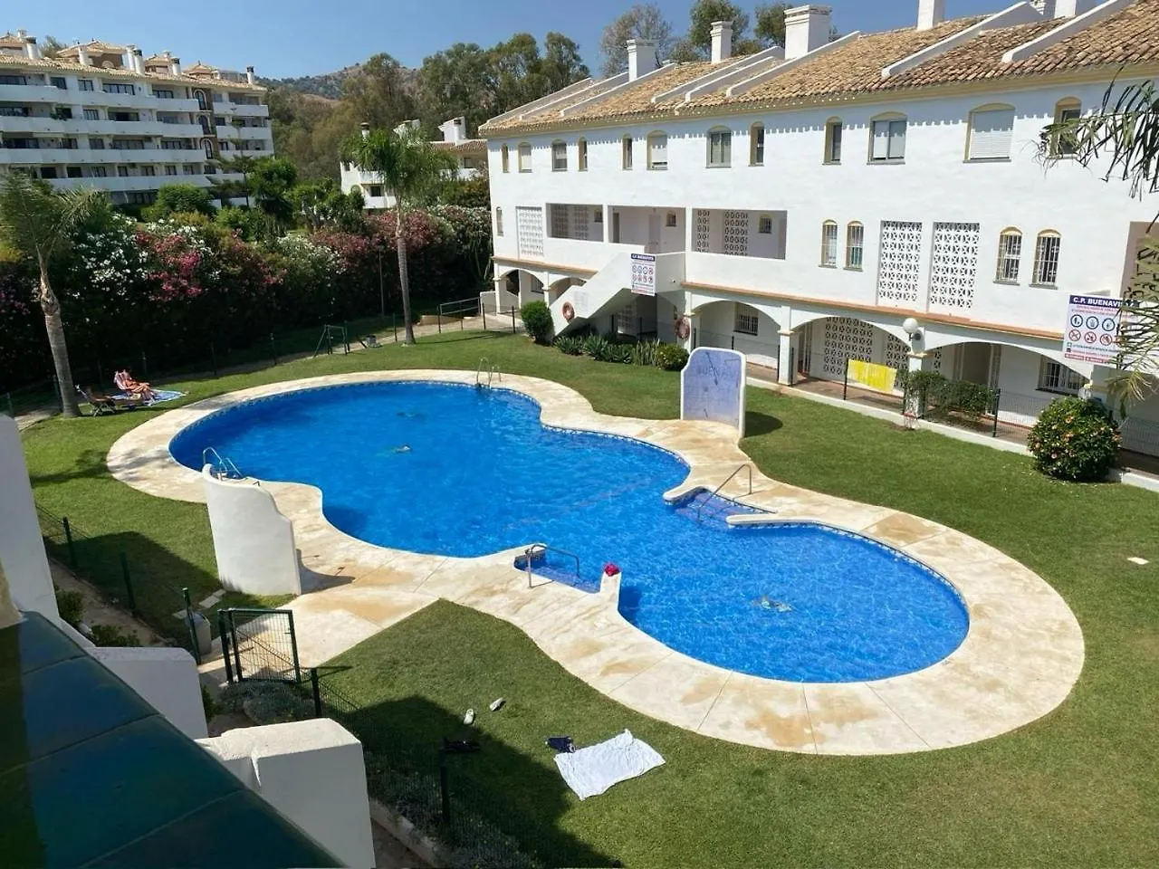 Spacious, Calm And Bright Duplex Apartment In Private Residence Ideal For Families, Beach And Golf contacts